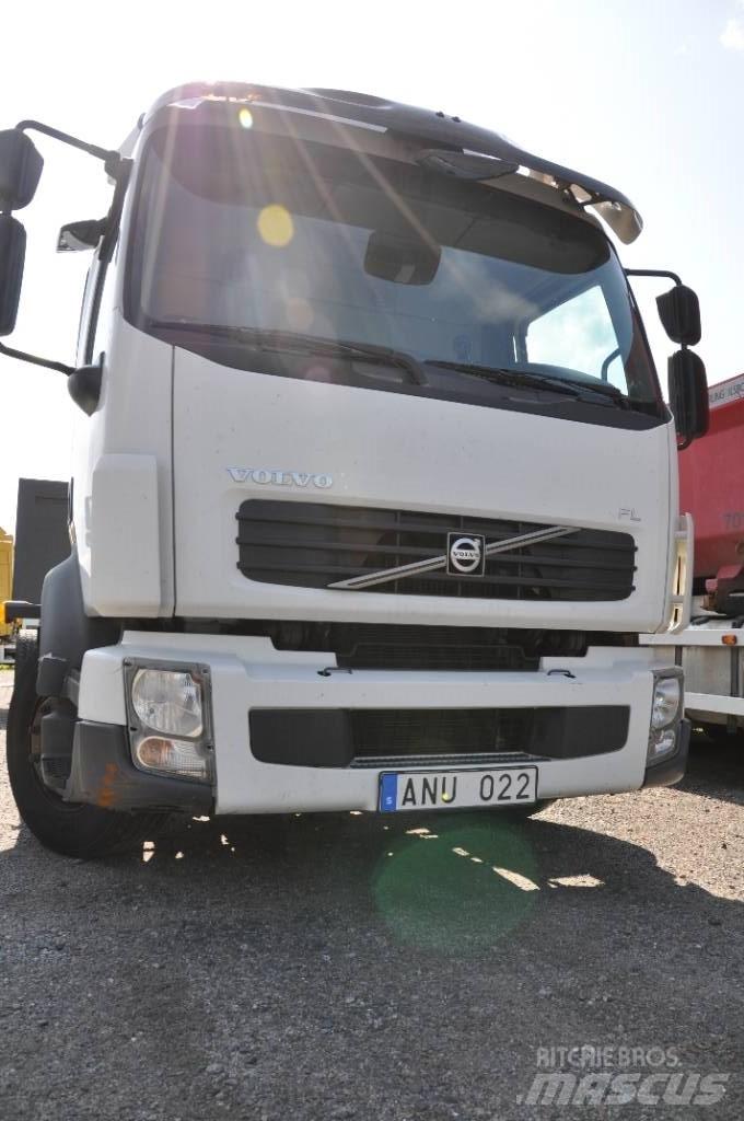 Volvo FL240 4x2 Camion cabina sasiu
