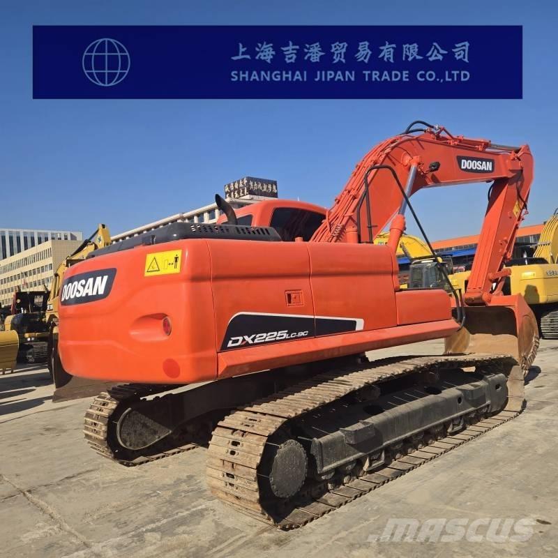 Doosan DX 225 Excavatoare pe șenile
