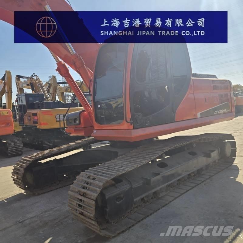 Doosan DX 225 Excavatoare pe șenile
