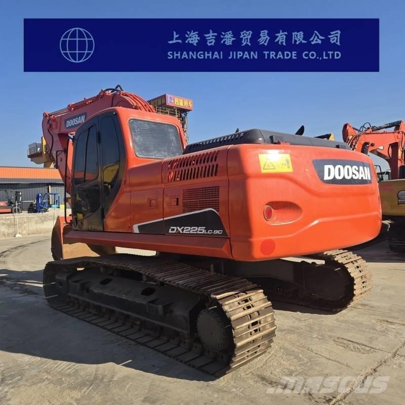 Doosan DX 225 Excavatoare pe șenile
