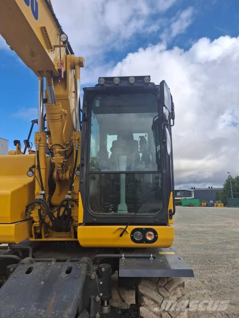 Komatsu PW158-11 Excavatoare cu roti