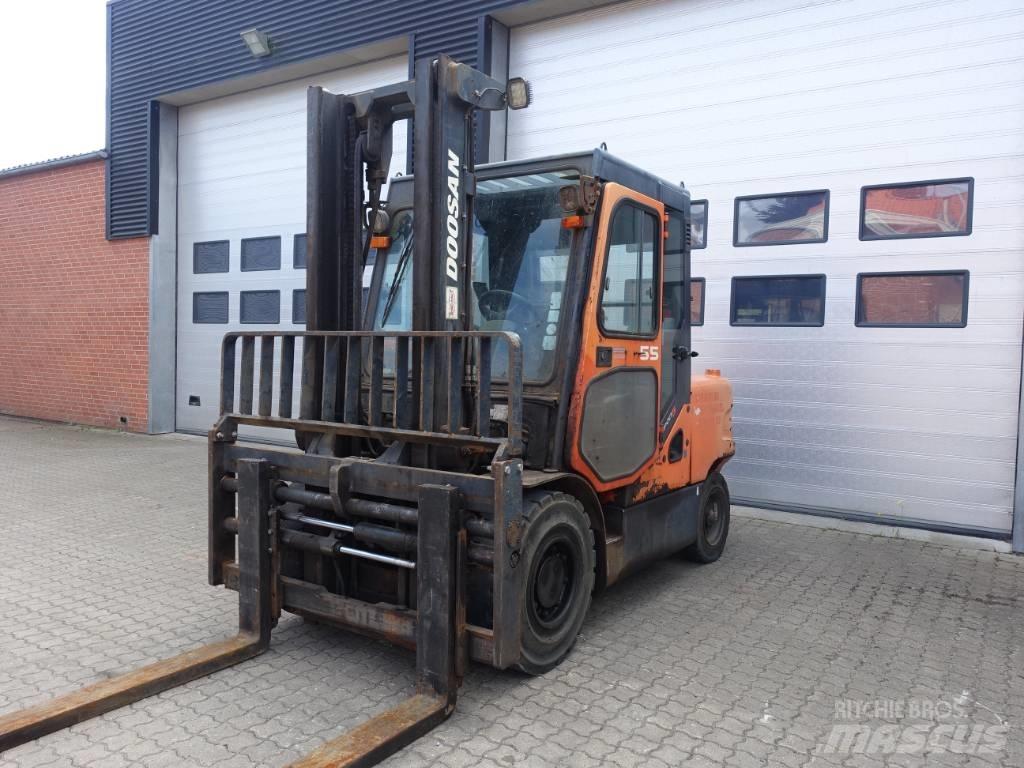 Doosan D 55 C-5 Stivuitor diesel