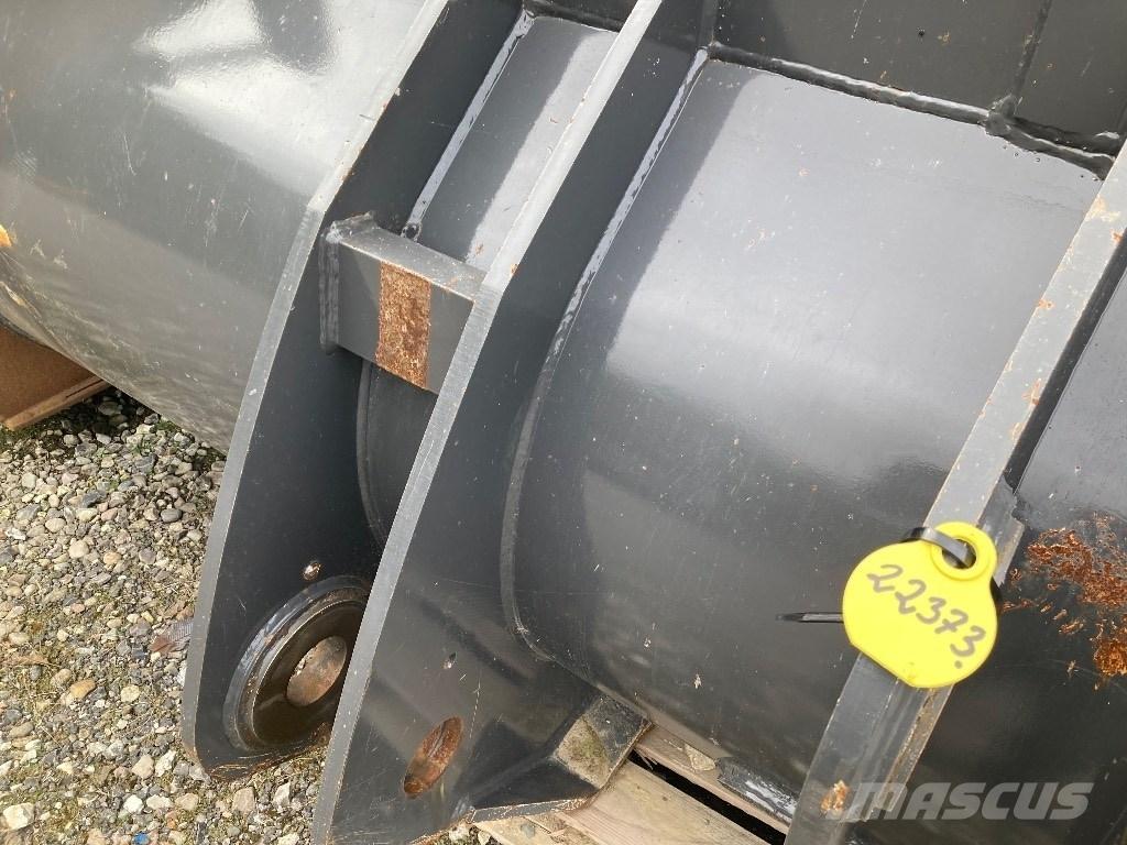 CASE 821 Skovl Incarcator pe pneuri