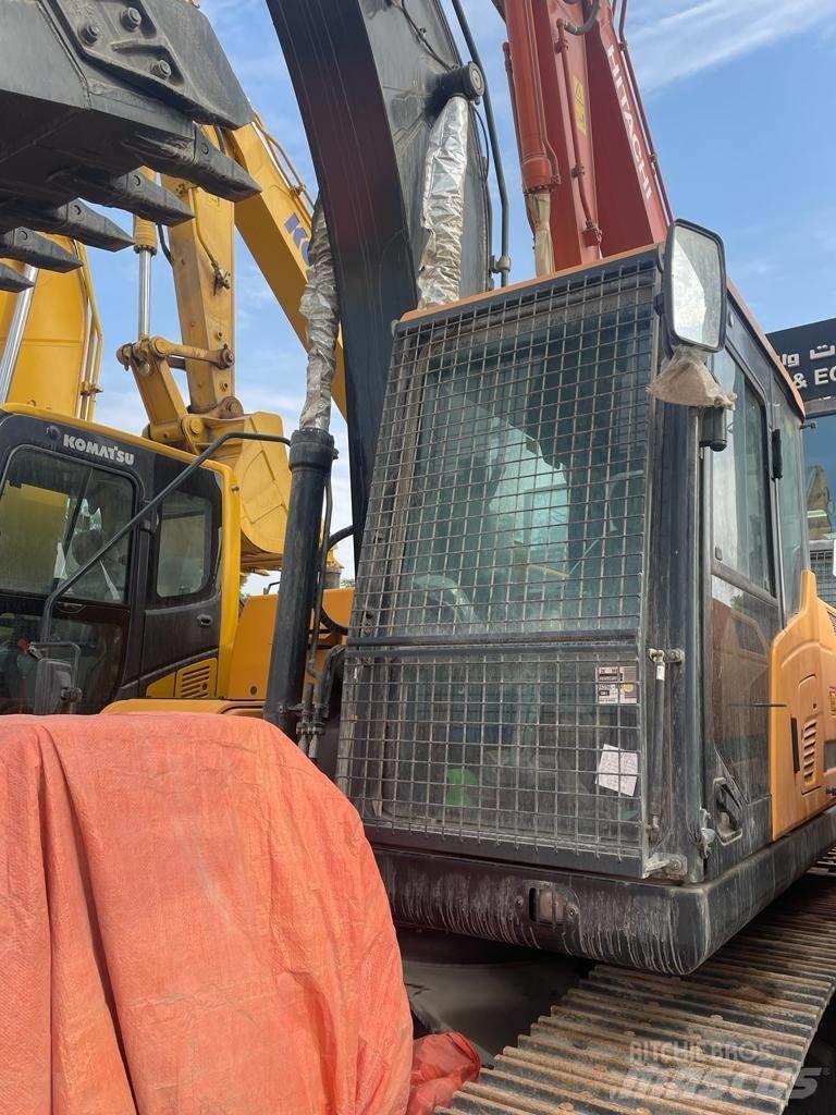 Hyundai HX225S L Excavatoare pe șenile
