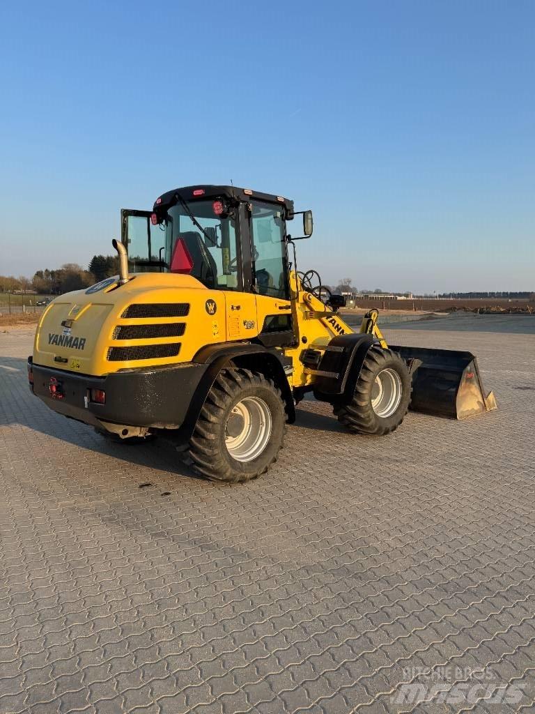 Yanmar V 120 Incarcator pe pneuri