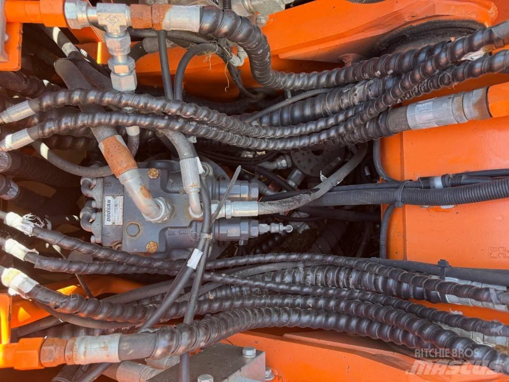Doosan DX 170 W Excavatoare cu roti