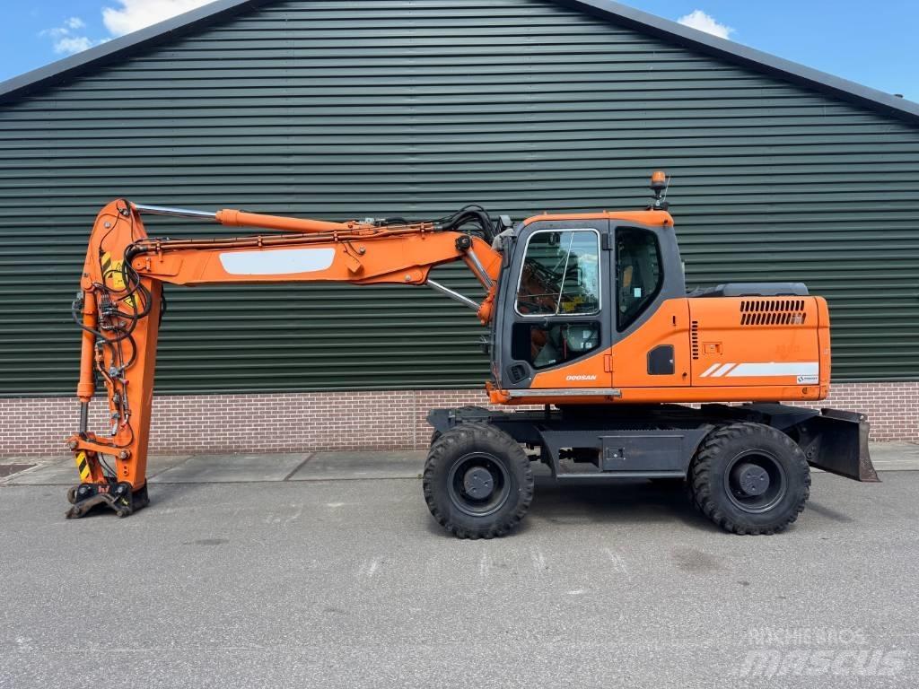 Doosan DX 170 W Excavatoare cu roti