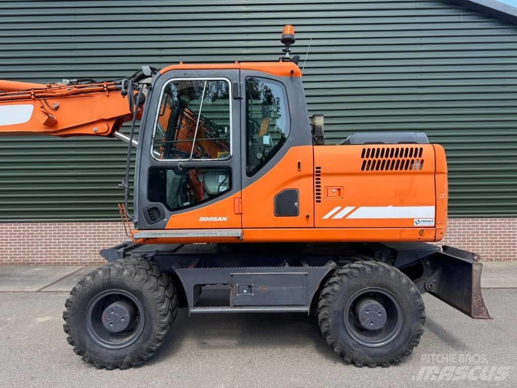 Doosan DX 170 W Excavatoare cu roti