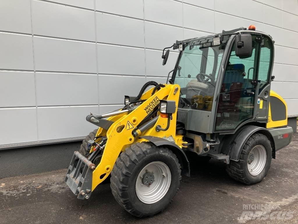 Wacker Neuson WL 38 Incarcator pe pneuri