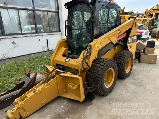 CAT 246 D Mini incarcator