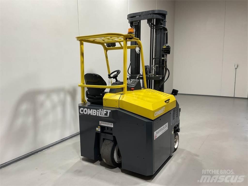 Combilift CBE3000 Stivuitoare cu patru brate
