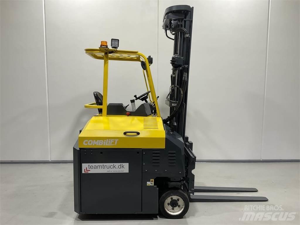 Combilift CBE3000 Stivuitoare cu patru brate