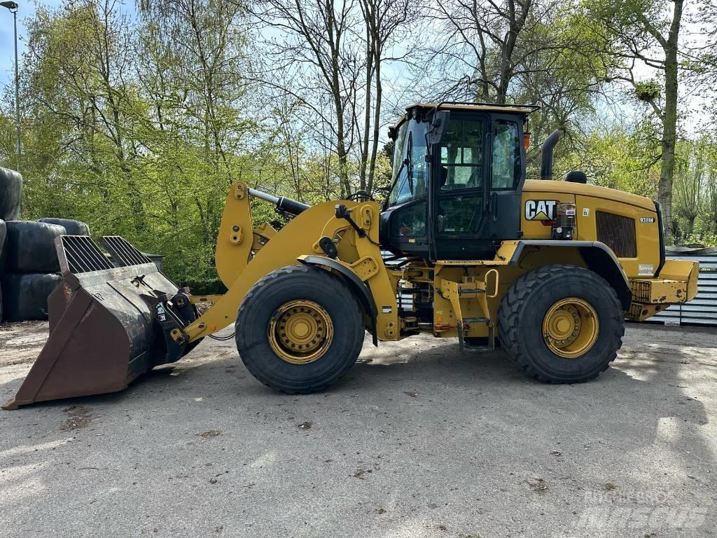 CAT 938M Incarcator pe pneuri