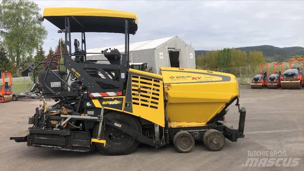 Bomag BF 300 P-2 Pavatoare asfalt