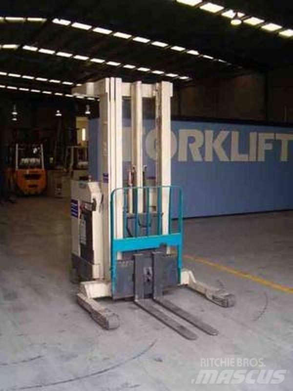 Crown 35RRTT210 Stivuitor cu catarg retractabil