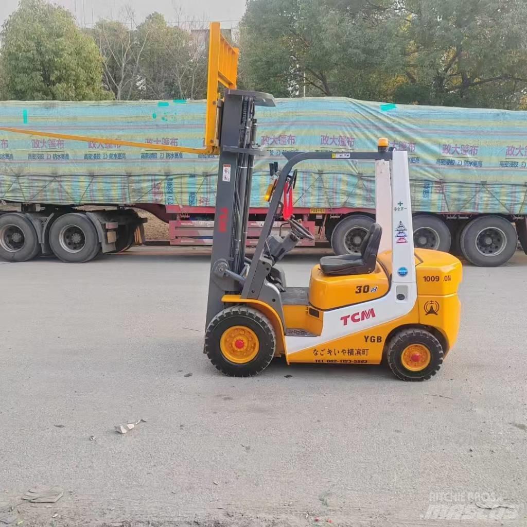 TCM FD30 Stivuitor cu catarg retractabil