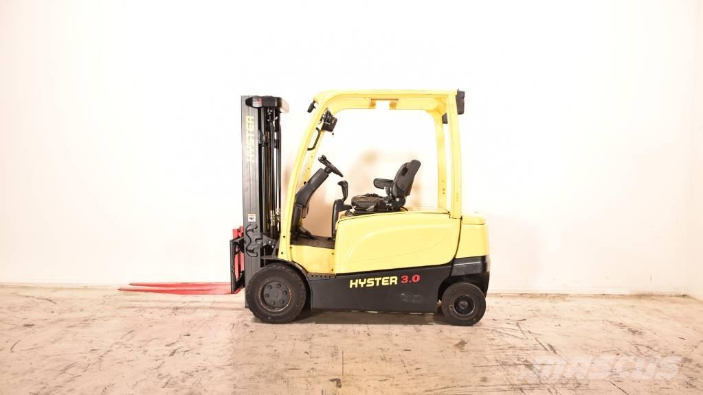 Hyster J3.0XN Stivuitor electric