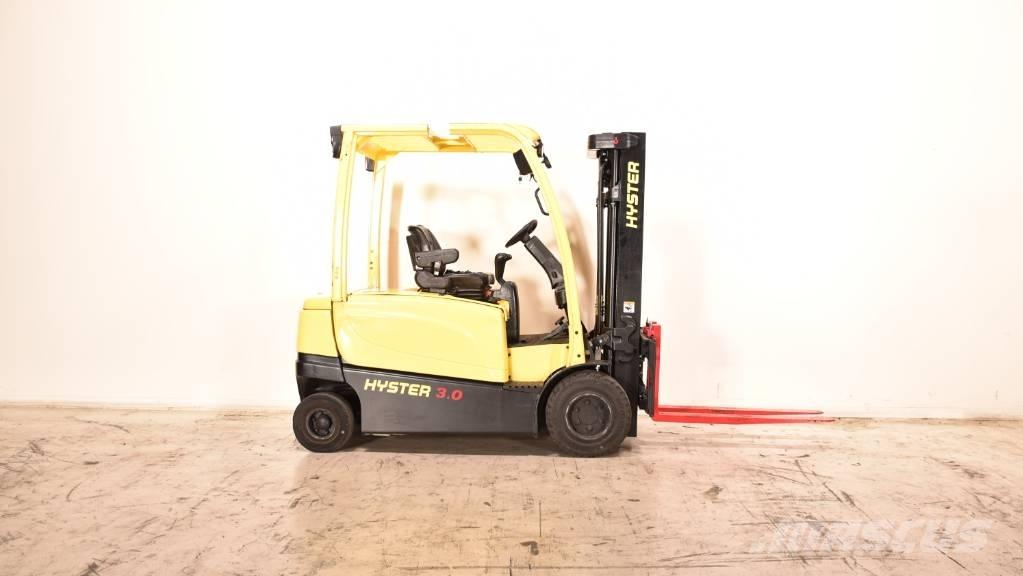Hyster J3.0XN Stivuitor electric