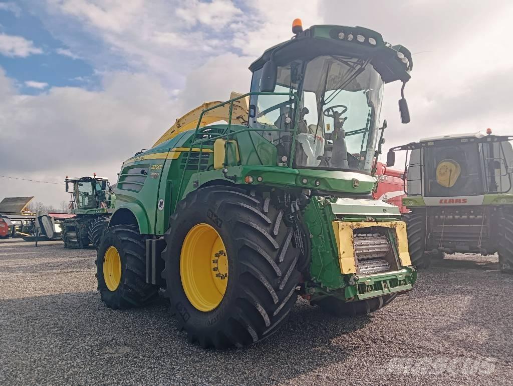 John Deere 8800 Forajere cu autopropulsare