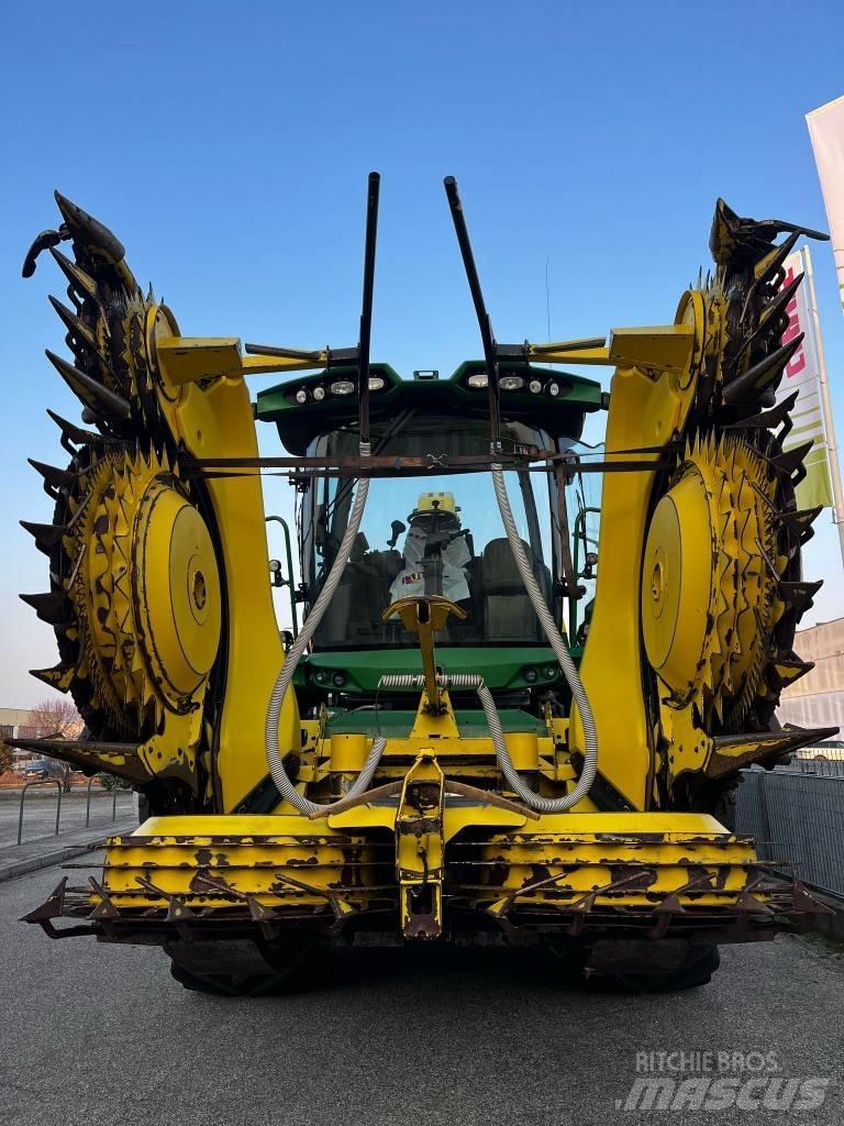 John Deere 8800 Forajere cu autopropulsare