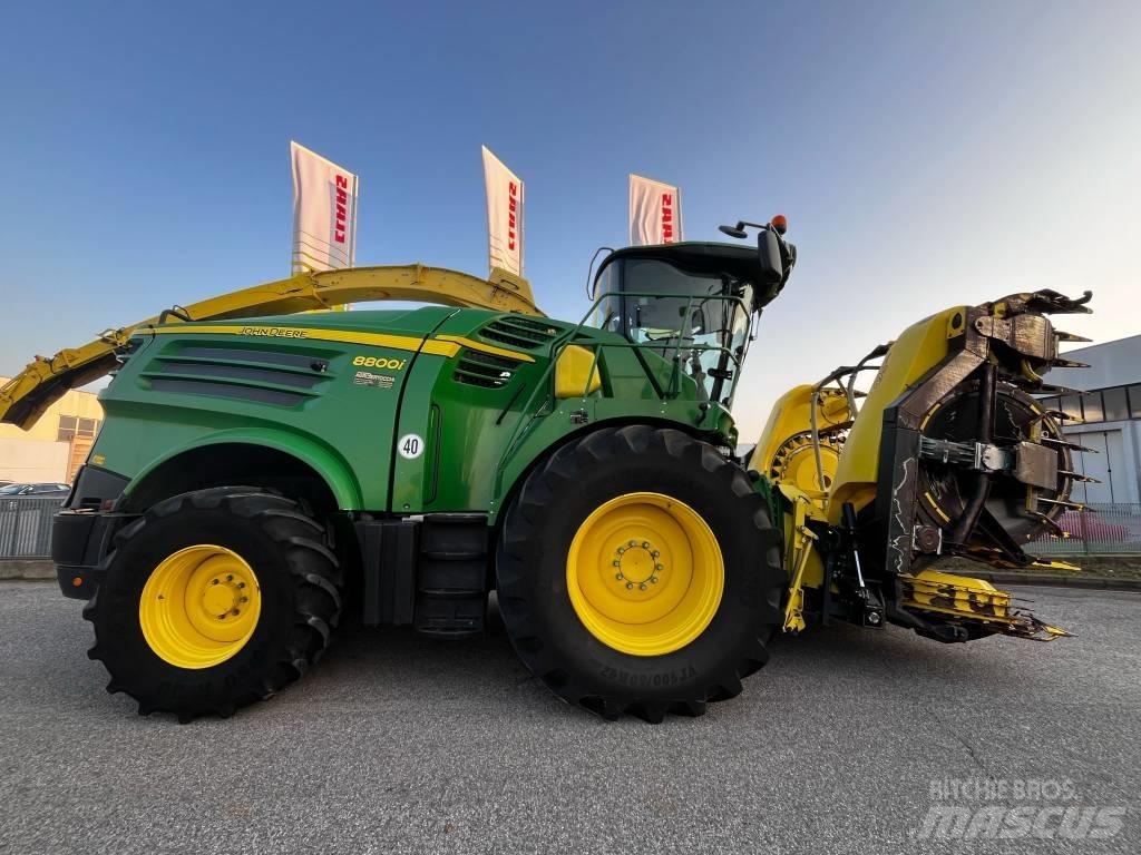 John Deere 8800 Forajere cu autopropulsare