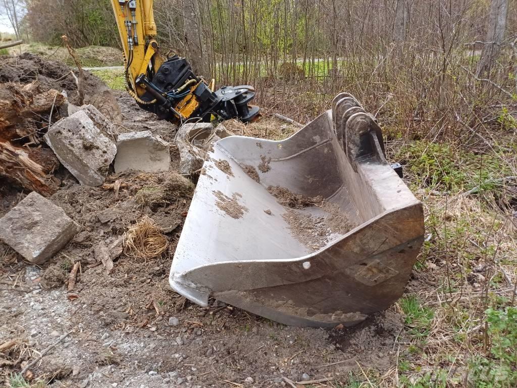 Komatsu PW 160-7E0 Excavatoare cu roti
