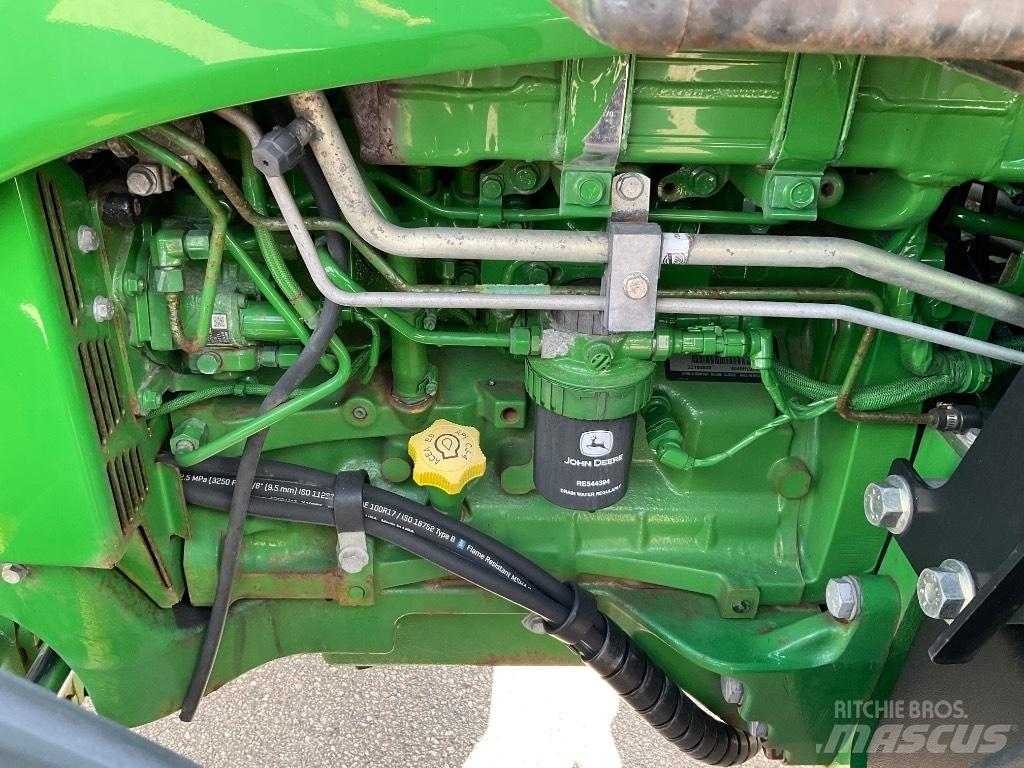 John Deere 5100 R Tractoare