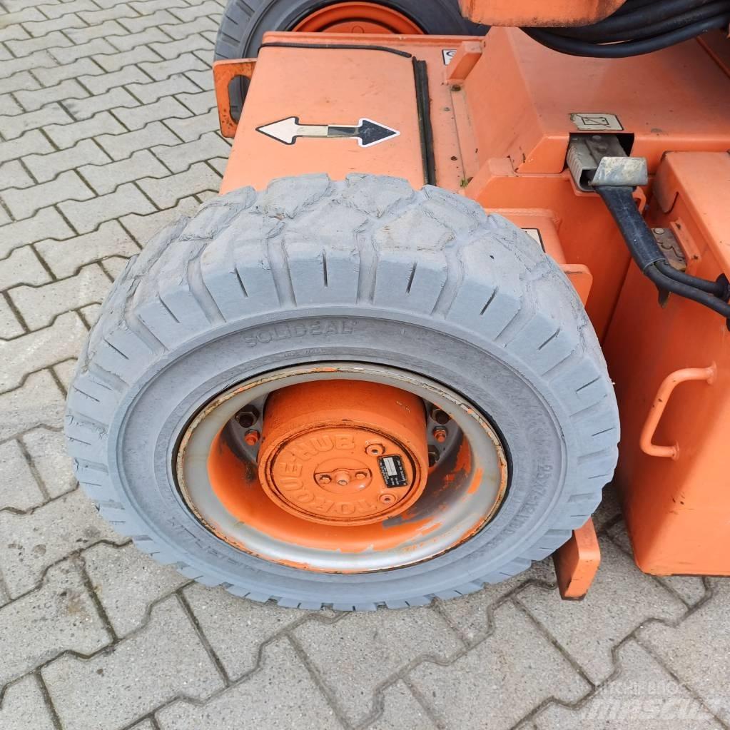 JLG E300AJP Nacele cu brat articulat
