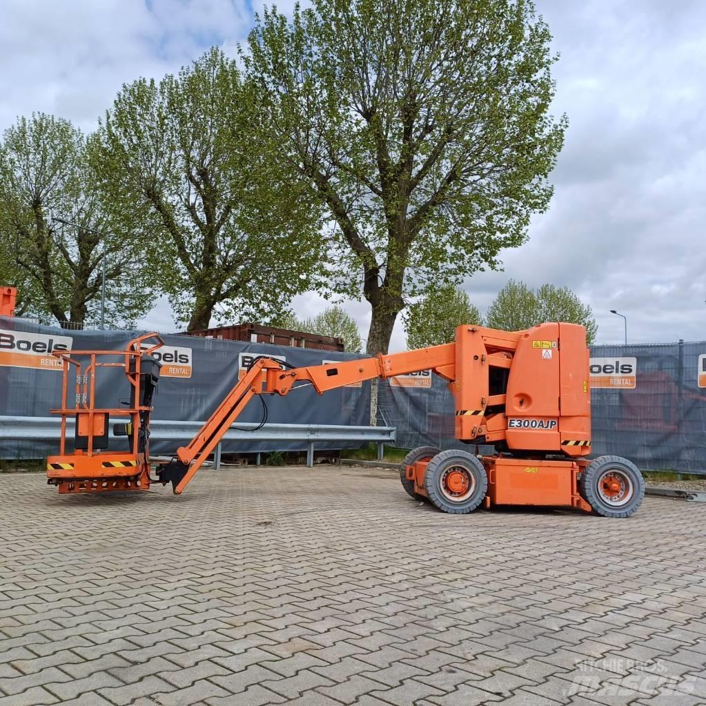 JLG E300AJP Nacele cu brat articulat