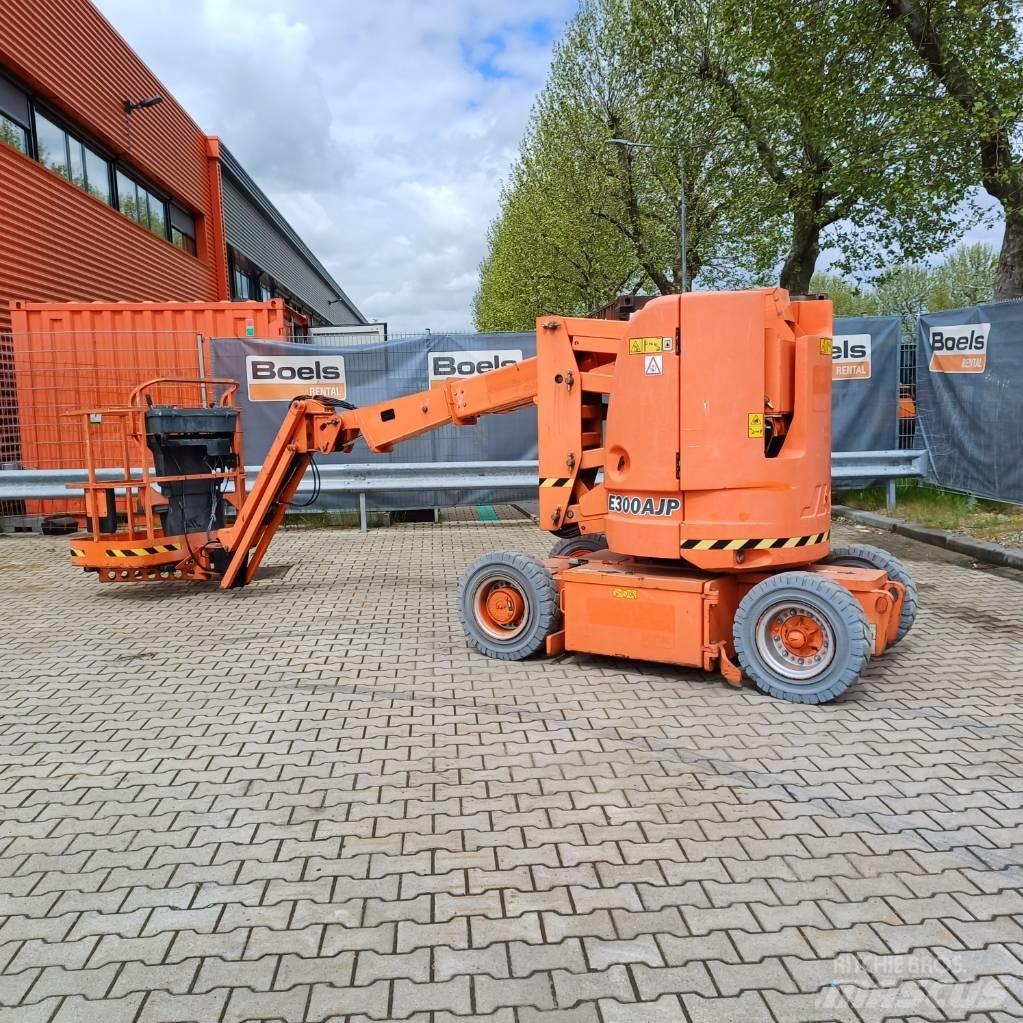 JLG E300AJP Nacele cu brat articulat