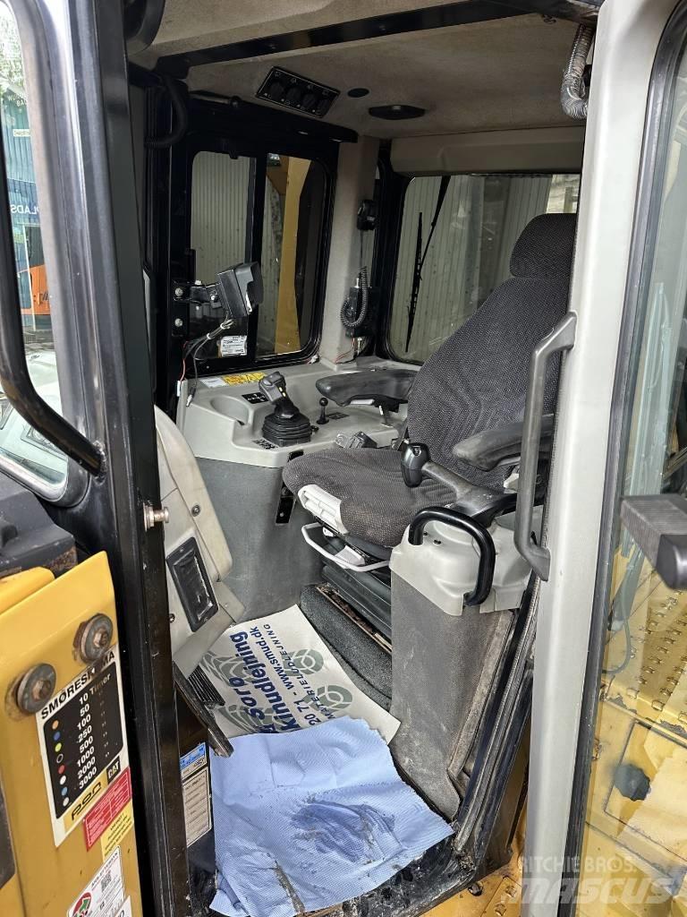 CAT D 6 T LGP Buldozere pe senile