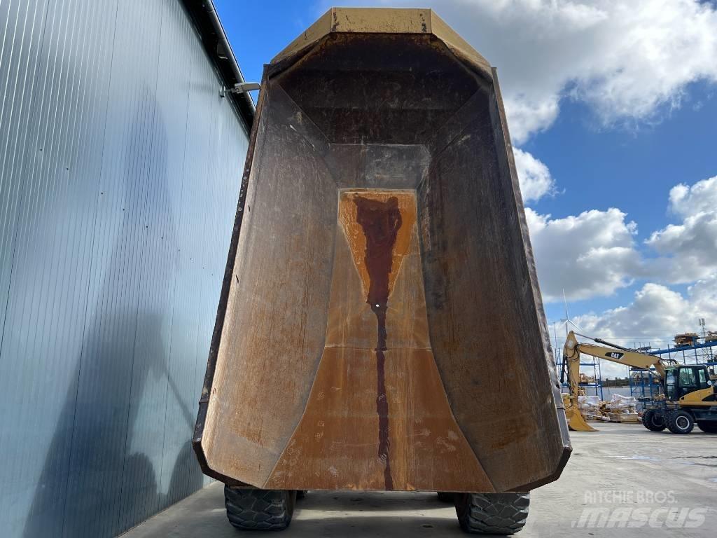 CAT 735B Transportoare articulate