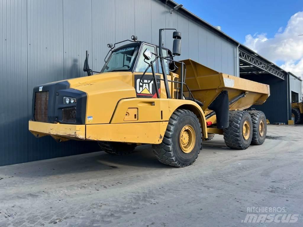CAT 735B Transportoare articulate