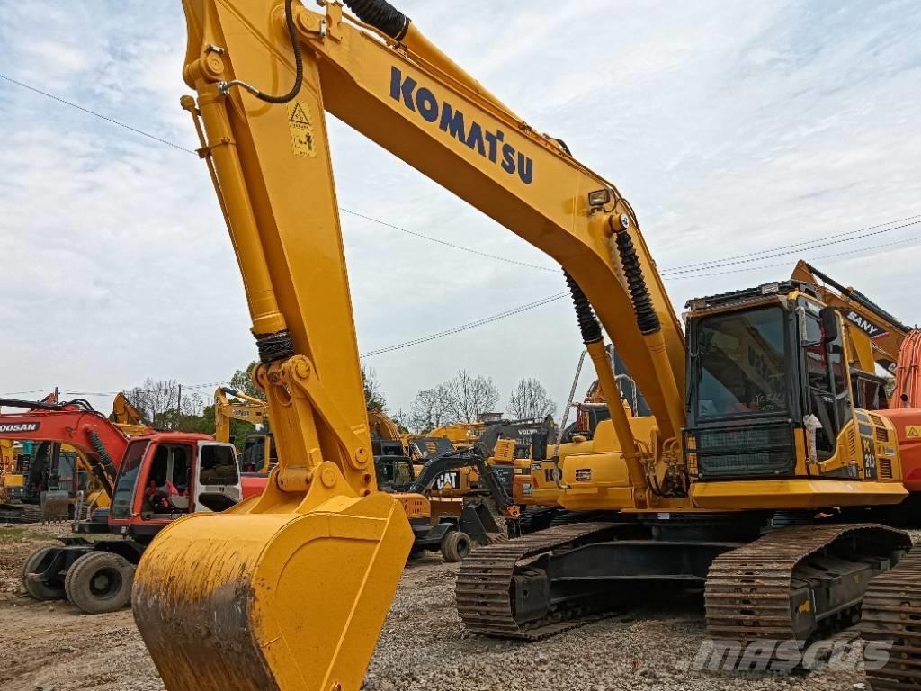 Komatsu PC 210 Excavatoare pe șenile

