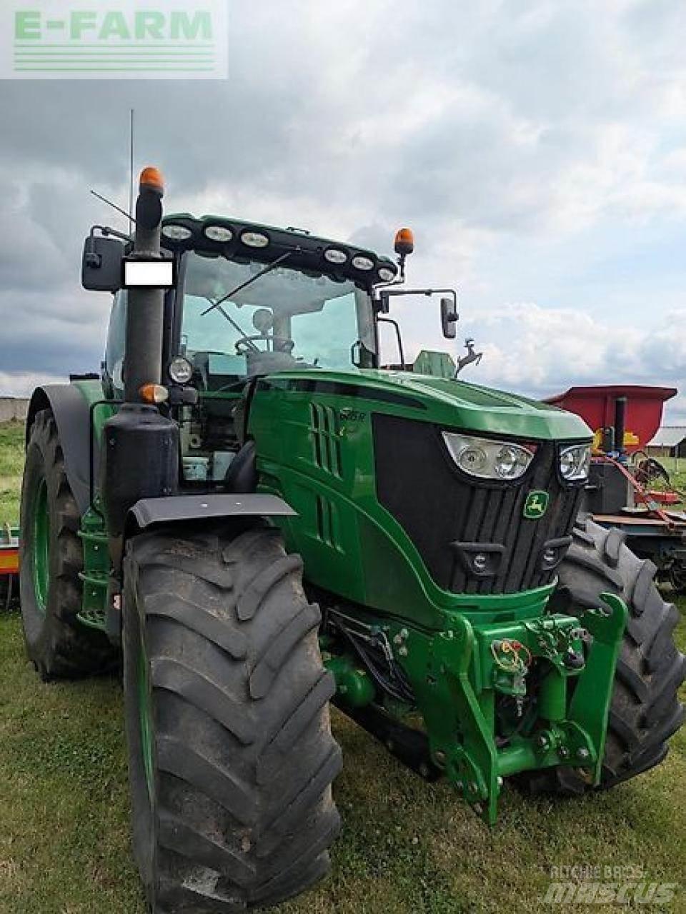 John Deere 6215 r Tractoare