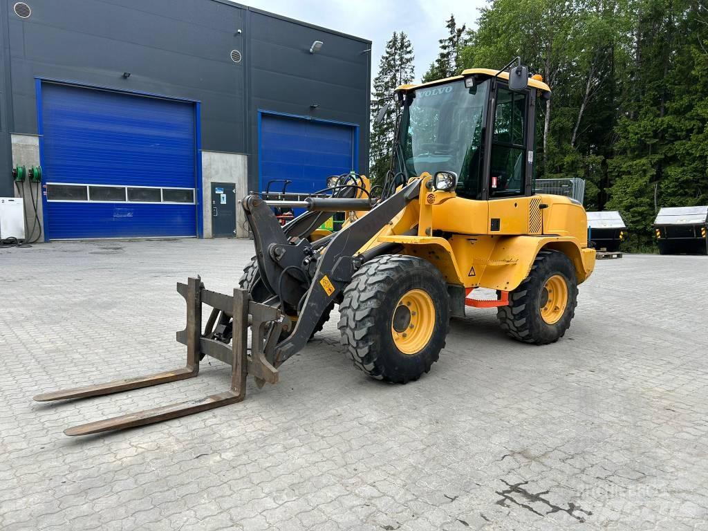 !!SOLD!! Volvo L 30 G Incarcator pe pneuri