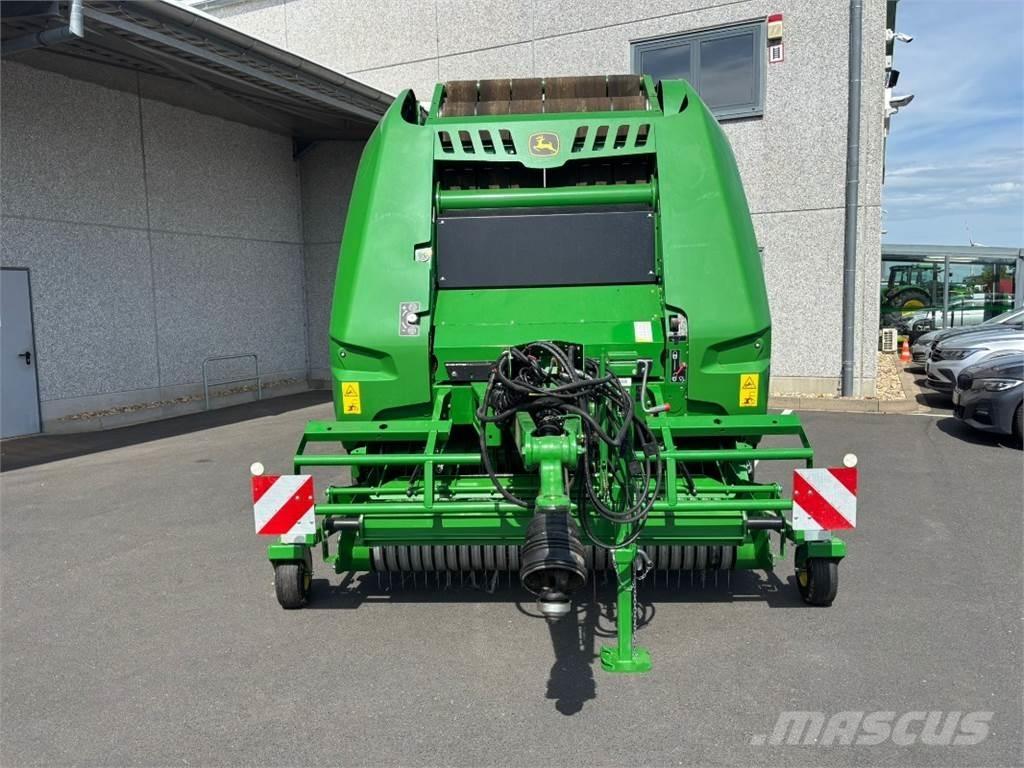 John Deere V451M Masina de balotat cilindric