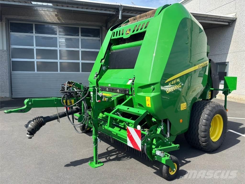 John Deere V451M Masina de balotat cilindric
