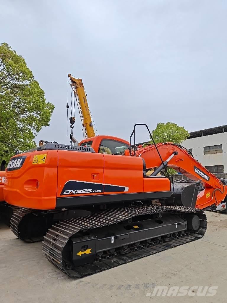 Doosan DX 225 LC Excavatoare pe șenile
