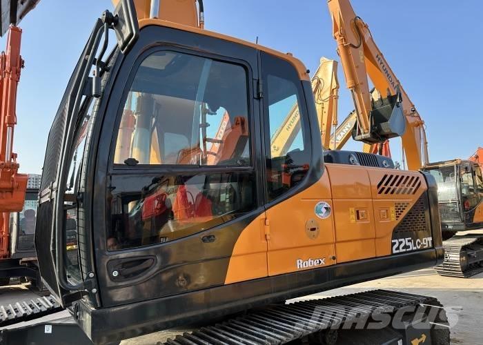 Hyundai 225 Excavatoare pe șenile
