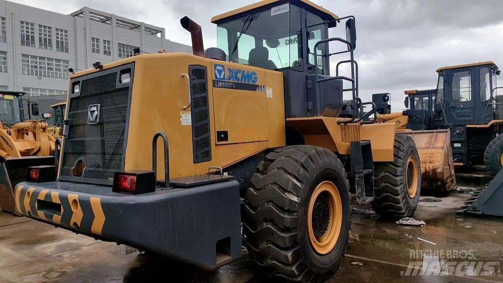 XCMG LW 600 FV Incarcator pe pneuri