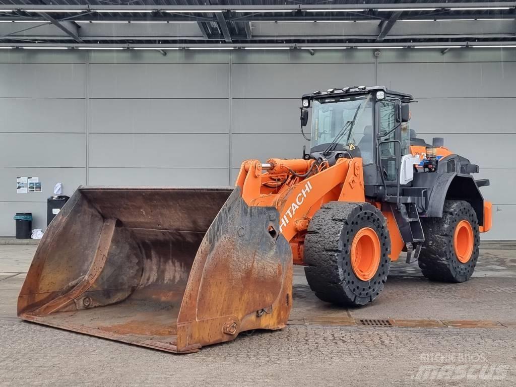 Hitachi ZW 250 Incarcator pe pneuri
