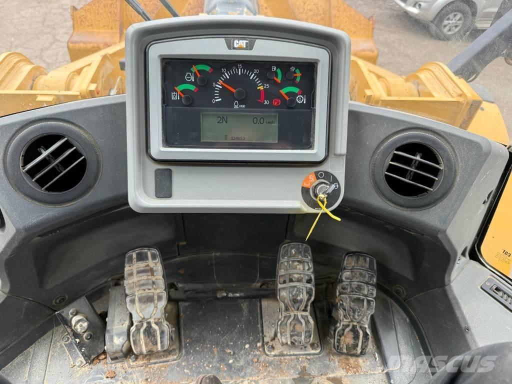 CAT 972 M Incarcator pe pneuri