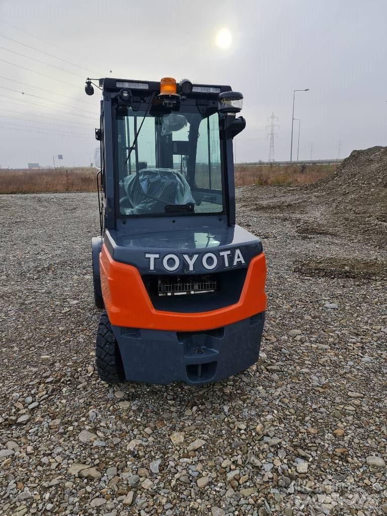 Toyota Tonero Stivuitor cu catarg retractabil