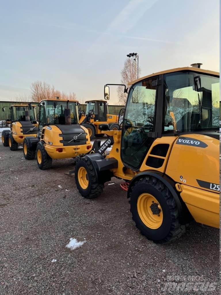 Volvo L 25 F Incarcator pe pneuri