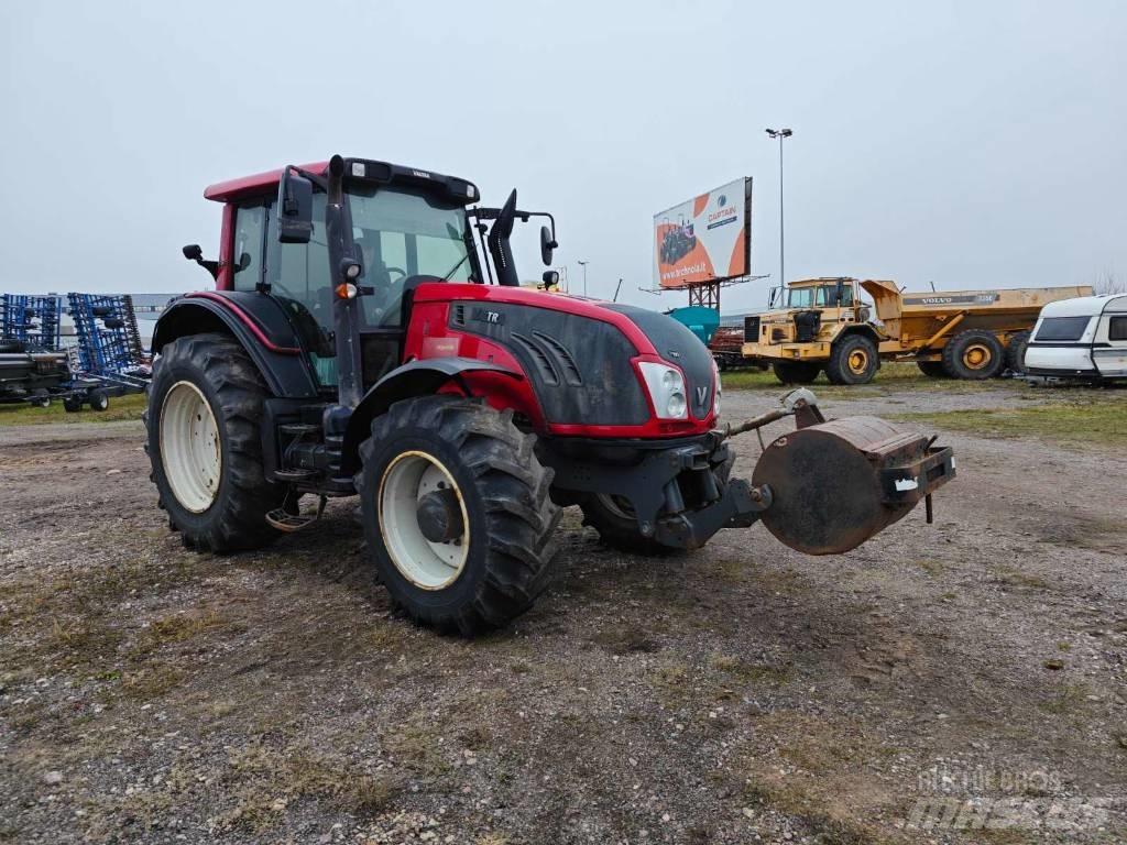 Valtra T 193 Tractoare