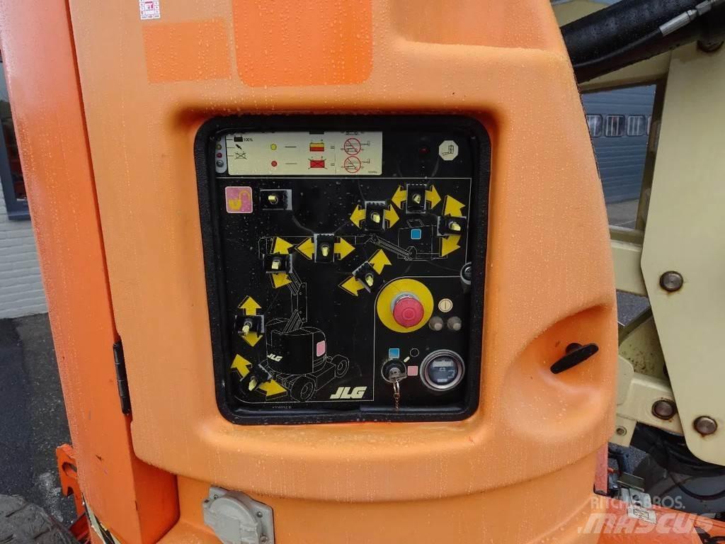 JLG E300AJP Nacele cu brat articulat