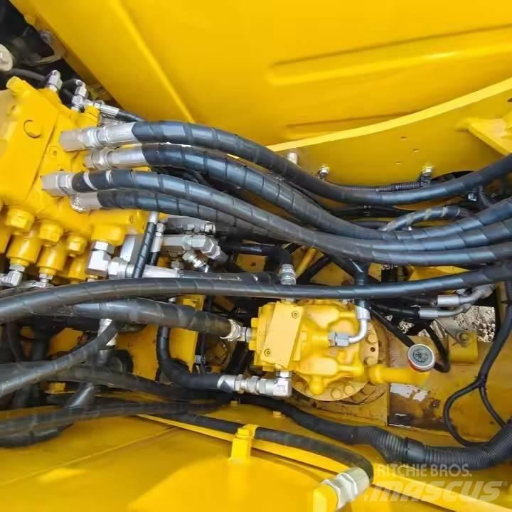 Komatsu PC 120 Excavatoare pe șenile
