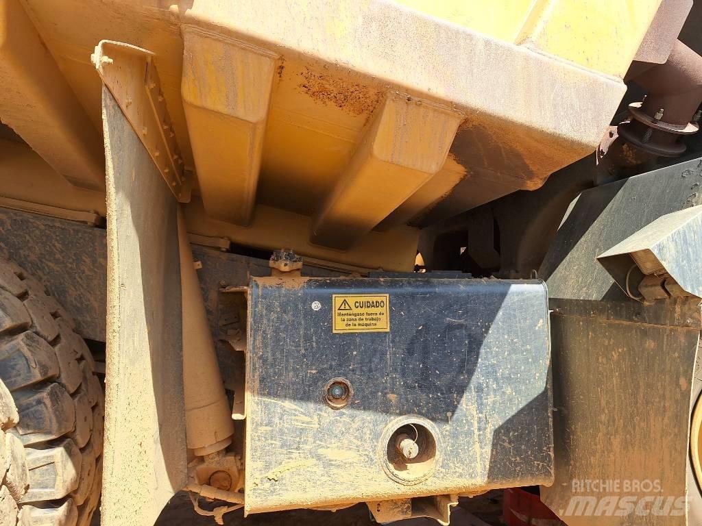 Komatsu HD605-7EO Camioane cu basculante rigide