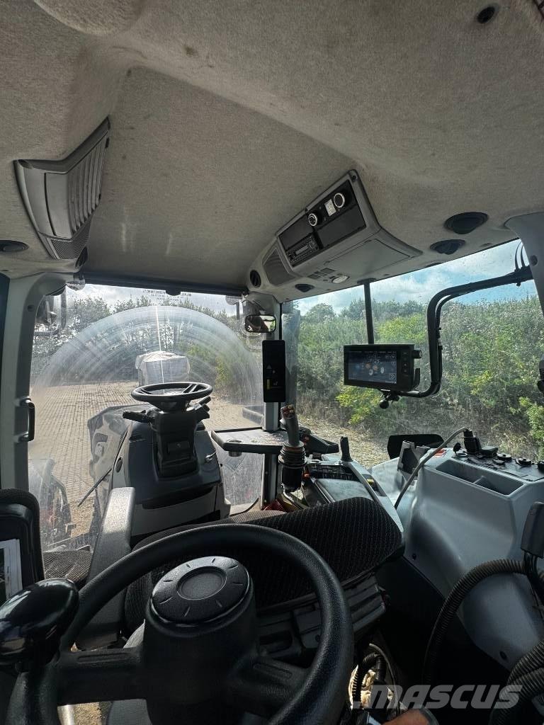 Valtra T 235 Direct Tractoare